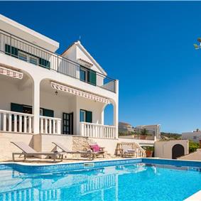 4 Bedroom Villa with Pool near Milna, Brac Island Sleeps 8 